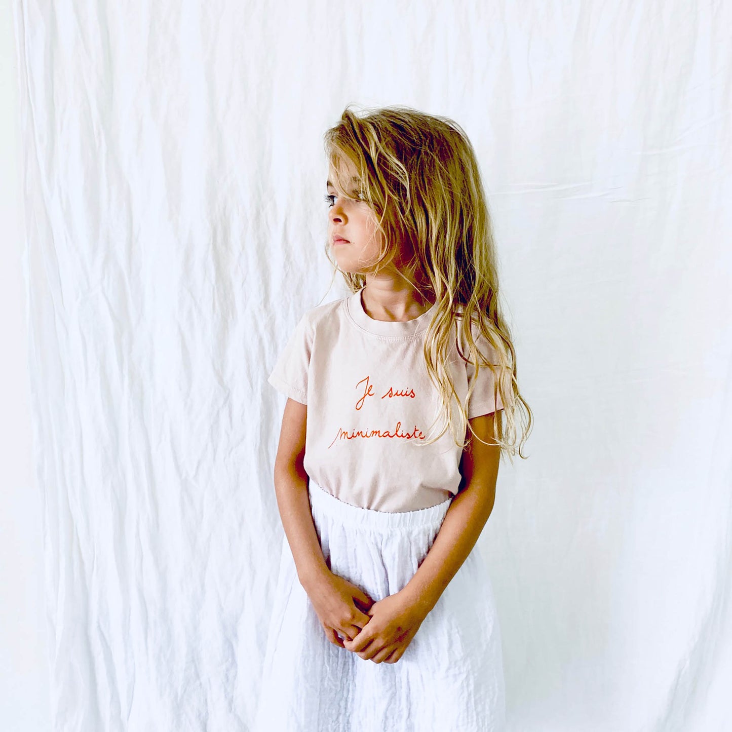 organic cotton basic tee - je suis minimaliste / blush